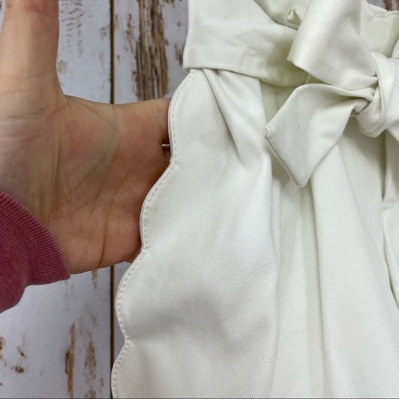 NWT Banana Republic, Shorts, Size 2. Built in belt and pockets - Picture 6 of 8